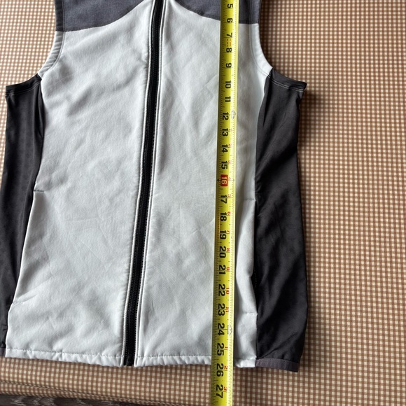 Rabbit Mens Vest LARGE White Black Gray Full Zip Running outerwear sporty - Picture 12 of 14